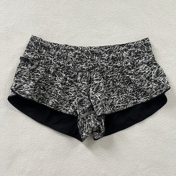 Lululemon Women Surf Short II Mini Ripple White Seal Grey Black Reversible 4 - Picture 1 of 8